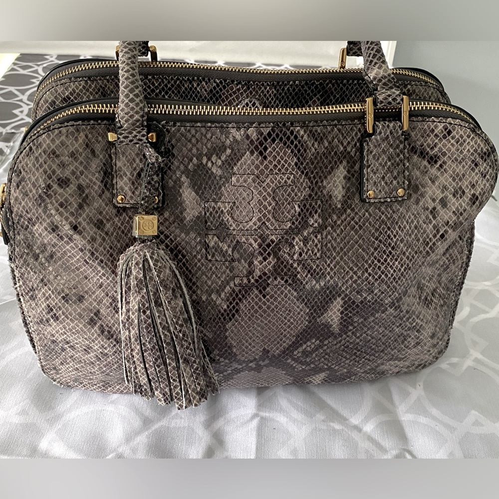 TORY BURCH THEA SNAKE TRIPLE ZIP COMPARTMENT SATCHEL  HANDBAG ORIGINAL $535.